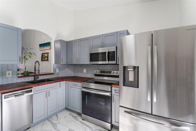 Building Photo - 2140 NW 78th Ave