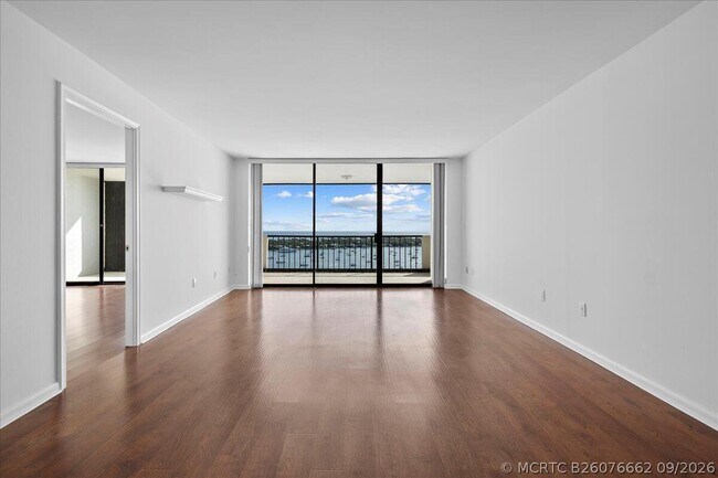 Building Photo - 5200 N Flagler Dr