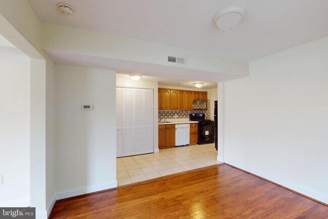 Building Photo - 8514 Chestnut Oak Rd