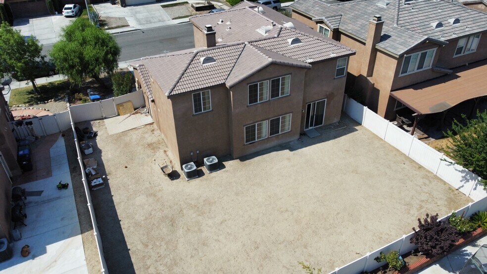 Building Photo - 5769 Paddington Dr