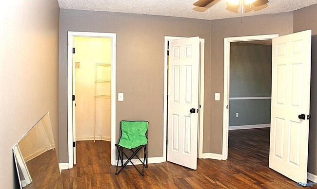 Building Photo - 101 Cresent Circle