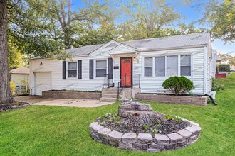 Building Photo - 10347 Ashbrook Dr