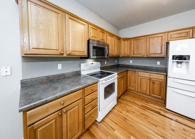 Building Photo - 5607 University Village View