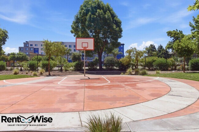 Building Photo - 29384 Hub Ln