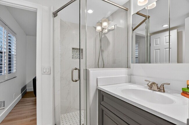 Building Photo - 372 Deer Creek Wildwood Ln E