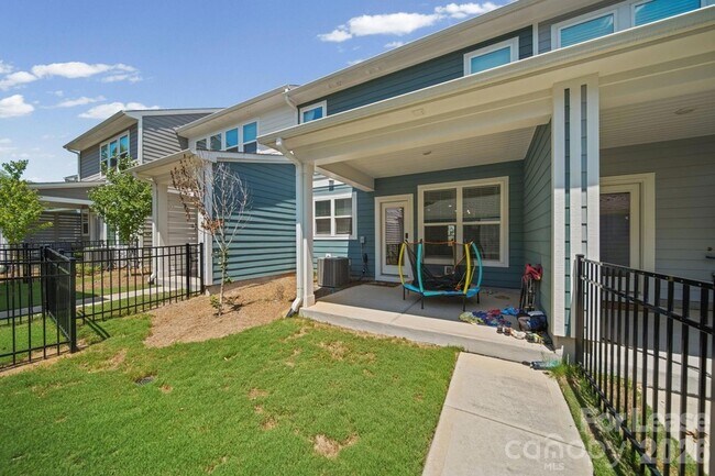 Building Photo - 10037 Mamillion Dr