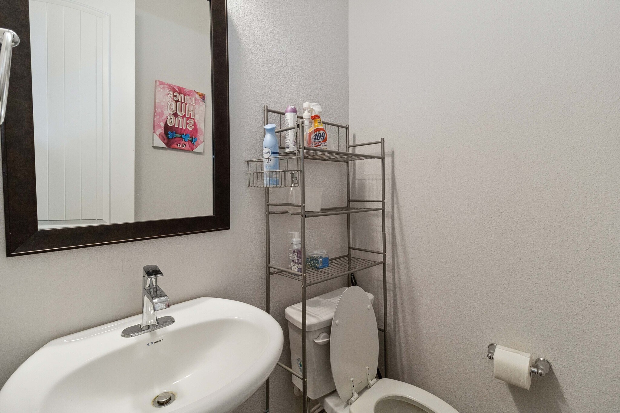 Building Photo - 566 Westwood Way Dr