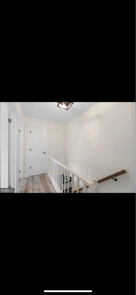 Building Photo - 18 County Ct