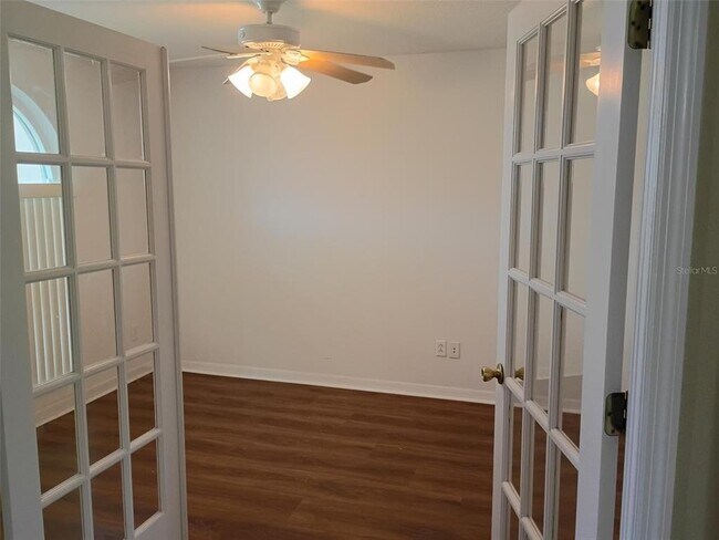 Building Photo - 862 Bayou View Dr