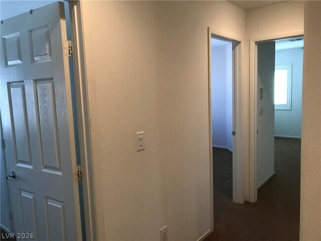 Building Photo - 9191 Dutch Oven Ct
