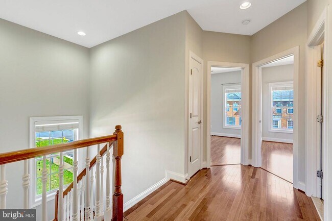 Building Photo - 6830 Hartzell Hill Ln