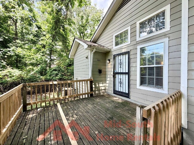 Building Photo - 641 Lagrange Pk Cv