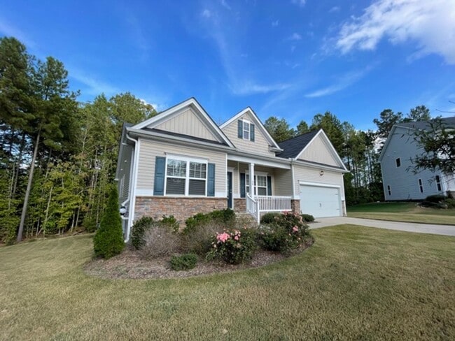 Building Photo - Bluffs at Knolls at the Neuse