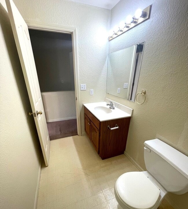 Building Photo - Duplex on Rice Road