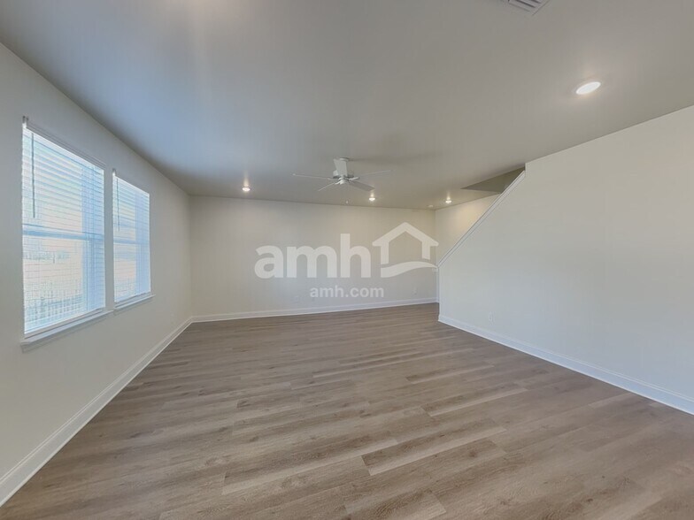 Building Photo - 3504 Shane Hill Rd SW