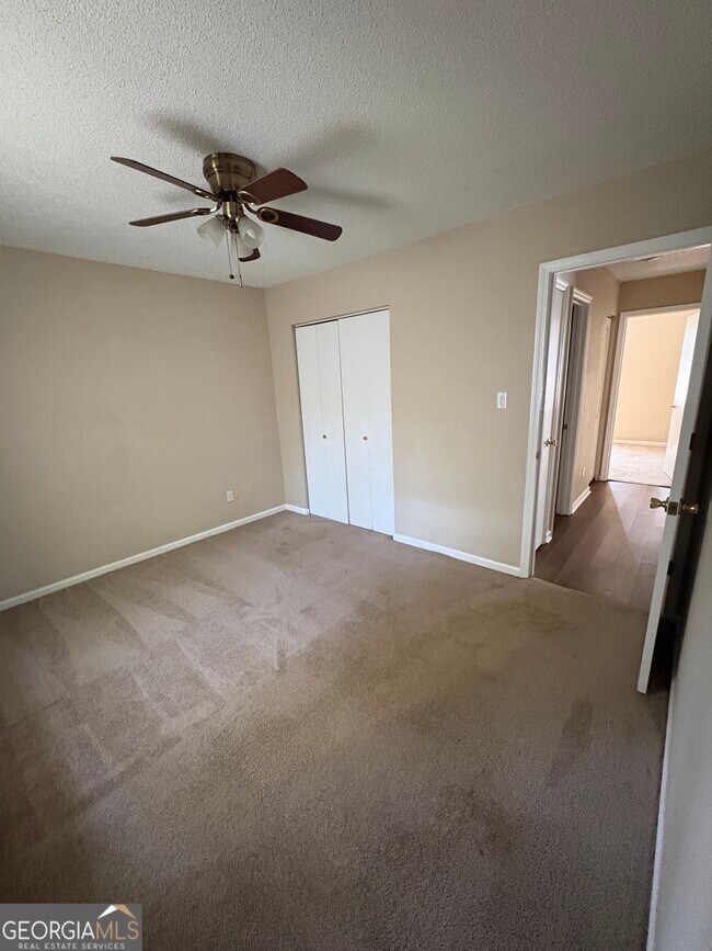 Building Photo - 853 Mission Trace Dr