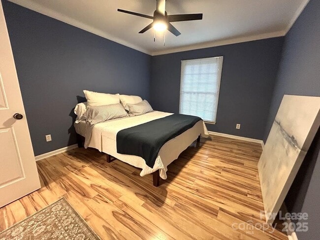 Building Photo - 10316 Whitethorn Dr