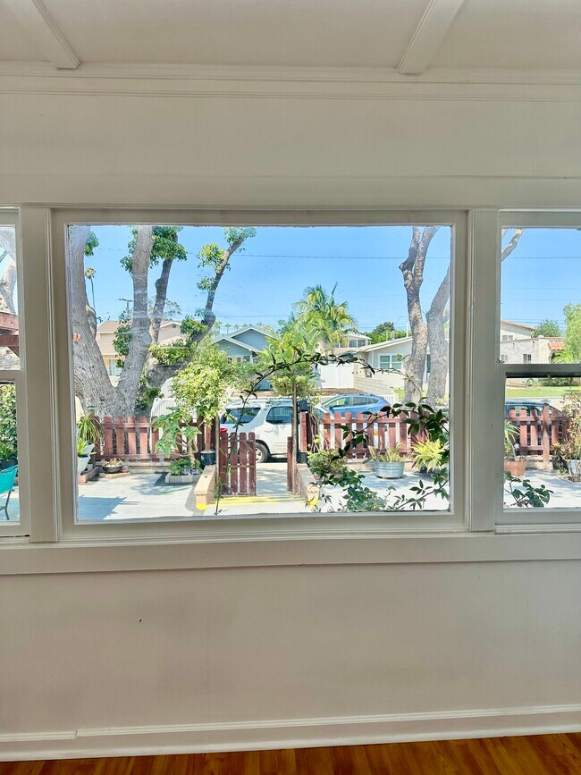 Building Photo - 2212 Gramercy Ave