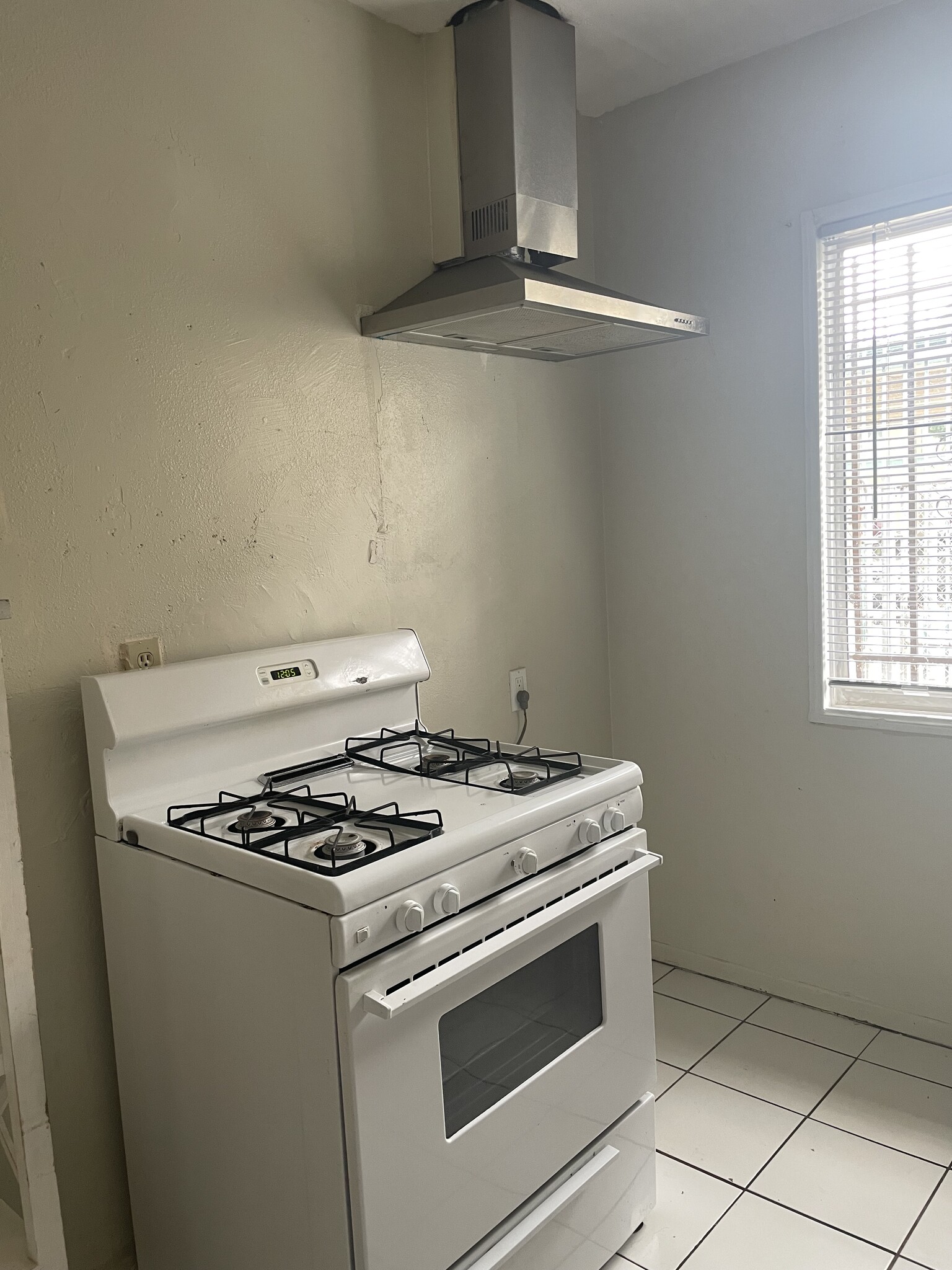 Building Photo - 11242 S Budlong Ave