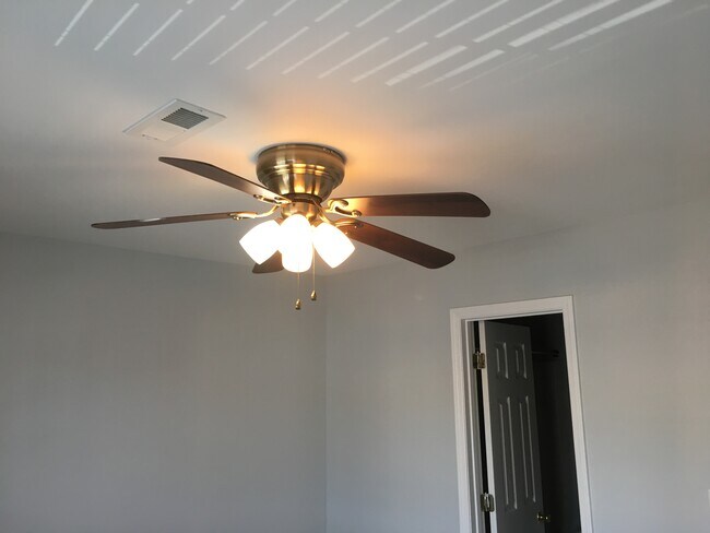 Building Photo - 26 Belhaven Dr