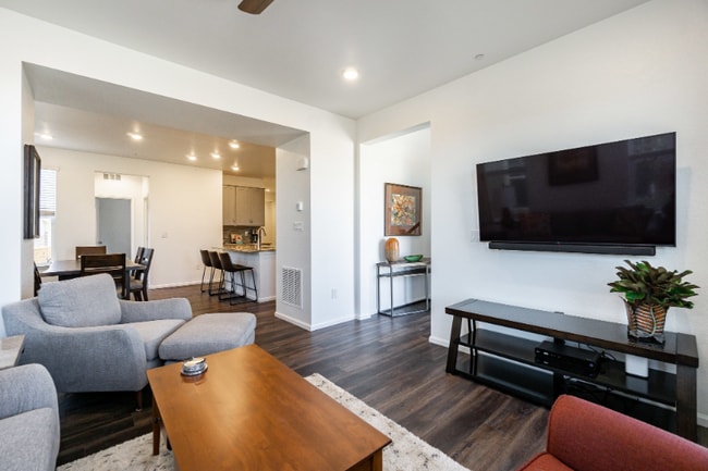 Building Photo - 444 Tigercat Wy