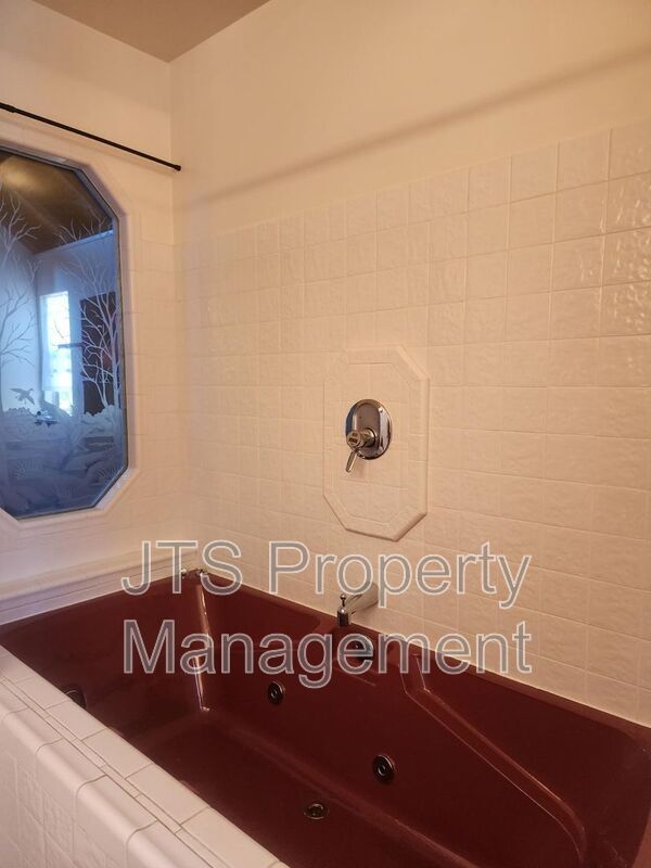 Building Photo - 8700 Winding Way