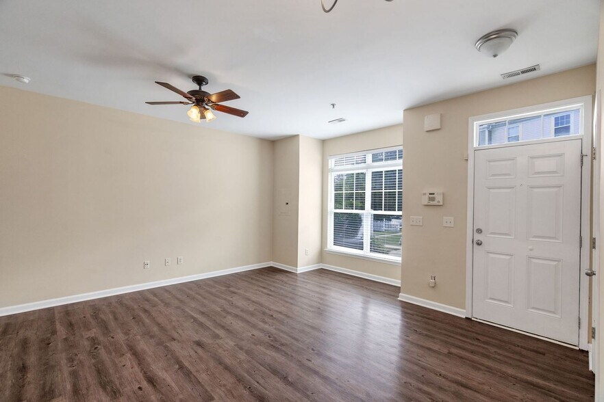 Building Photo - 5110 Neuse Commons Ln