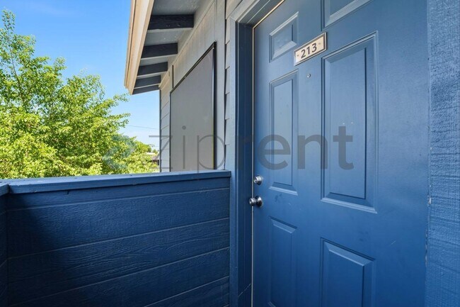 Building Photo - 777 West Campbell Ave