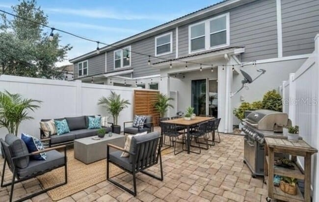 Building Photo - 9161 Shepton St