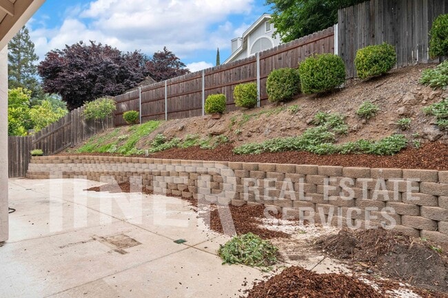 Building Photo - 3421 Cobblestone Dr
