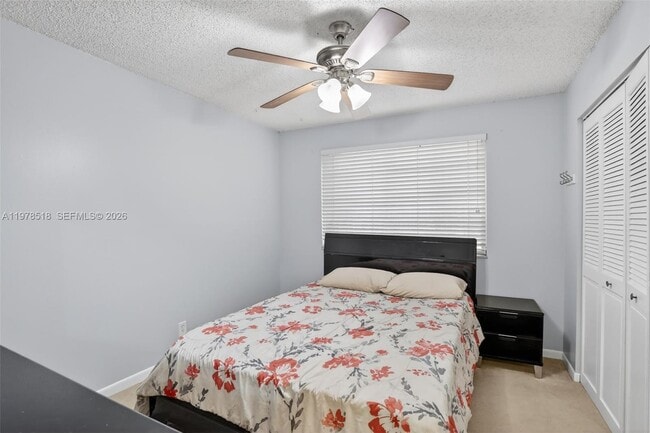 Building Photo - 9481 Oak Grove Cir