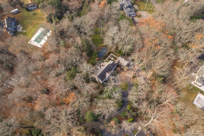 Building Photo - 10 Hidden Pond