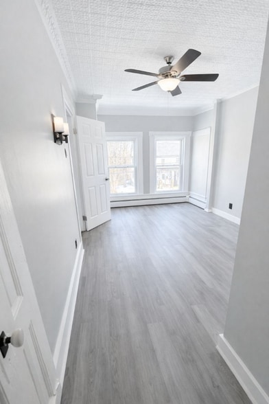 Building Photo - 289 Main St