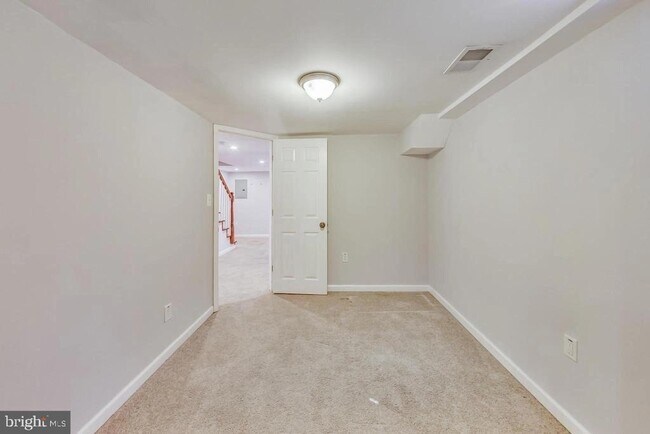 Building Photo - 1145 46th Pl SE
