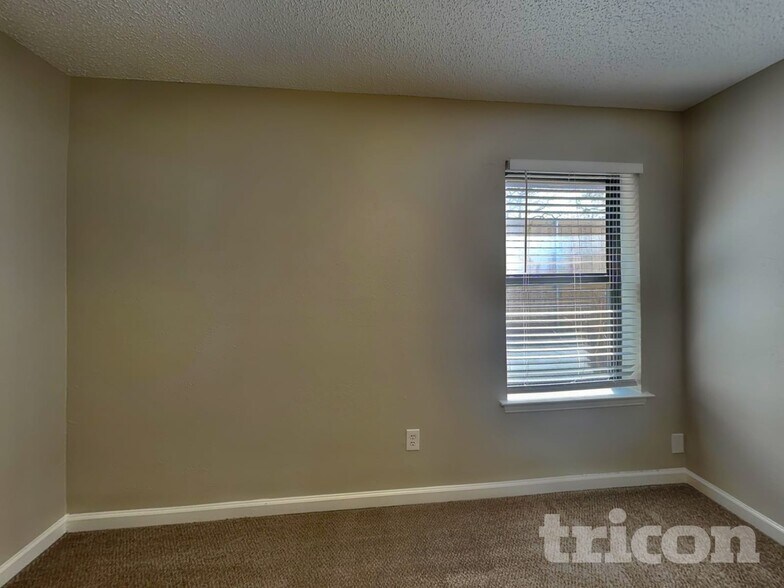 Building Photo - 3513 Meadowlark Ln