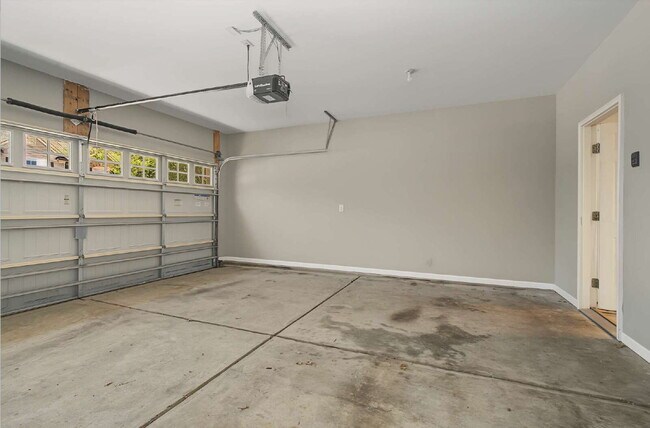 Building Photo - 3-Bed Townhome in Brier Creek