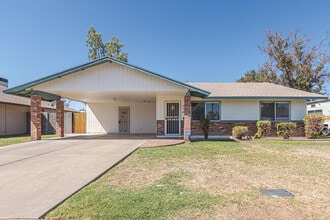 Building Photo - 1432 S Oracle