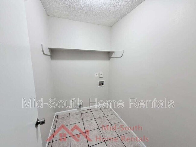 Building Photo - 5151 Corkwood Dr