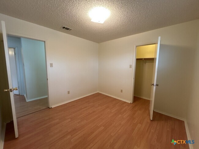 Building Photo - 3422 Chisholm Trail