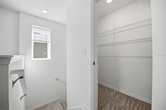 Building Photo - 37411 Roanoke River Wy