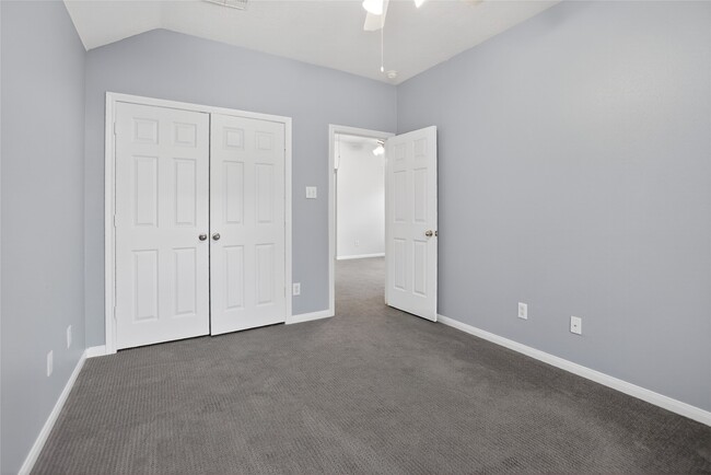 Building Photo - 126 Silver Penny Dr