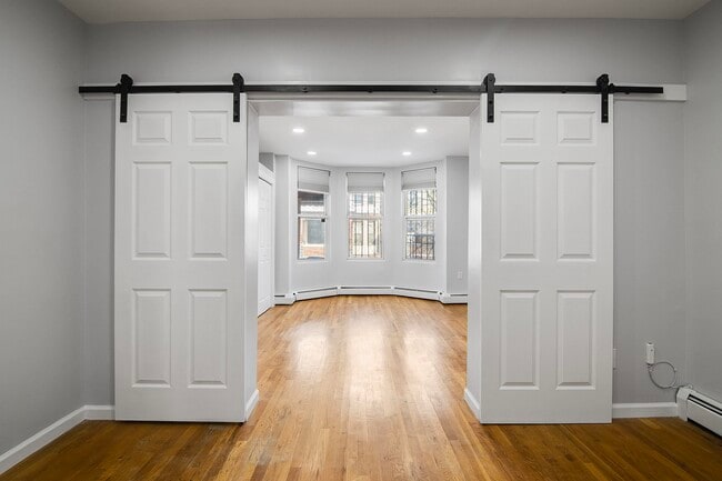 Building Photo - 325 57th St