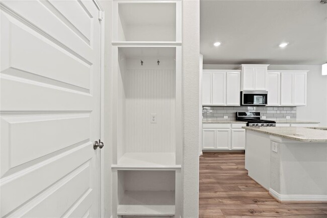 Building Photo - 1522 Beach Oak Dr