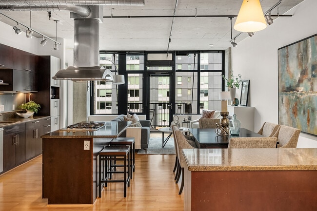 Building Photo - 2720 3rd Ave