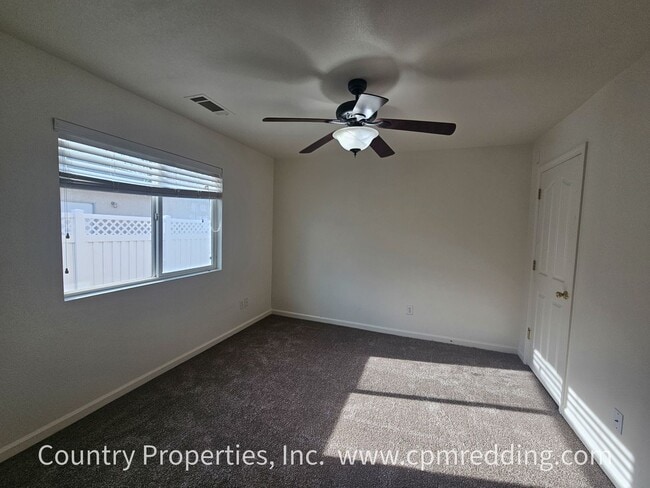 Building Photo - 3-Bedroom House with Landscaper and Flooring Coming Available in Anderson!