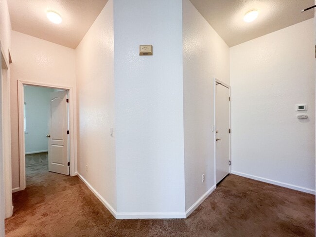 Building Photo - Laguna West 4 Bed, 2 Bath Home