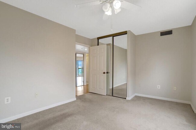 Building Photo - 2151 Jamieson Ave