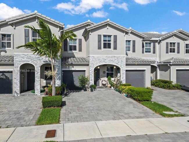 Building Photo - 1108 SE 26th Ter