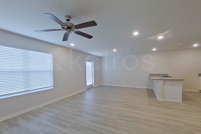 Building Photo - 110 Metalmark Dr