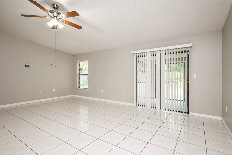 Building Photo - 805 Mountbatten Ln